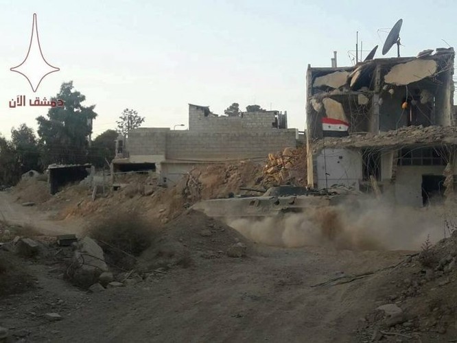 Quân đội Syria vây diệt phe thánh chiến cố thủ ngoại vi Damascus - ảnh 1