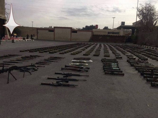 An ninh Syria đoạt lượng vũ khí lớn của khủng bố tại Damascus - ảnh 2