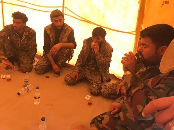 IS tung đòn tự sát, người Kurd tổn thất nặng ở Deir Ezzor - ảnh 12