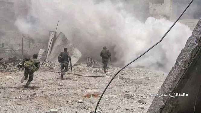 Quân đội Syria tấn công dữ dội trả thù IS sau vụ hành quyết dã man - ảnh 2
