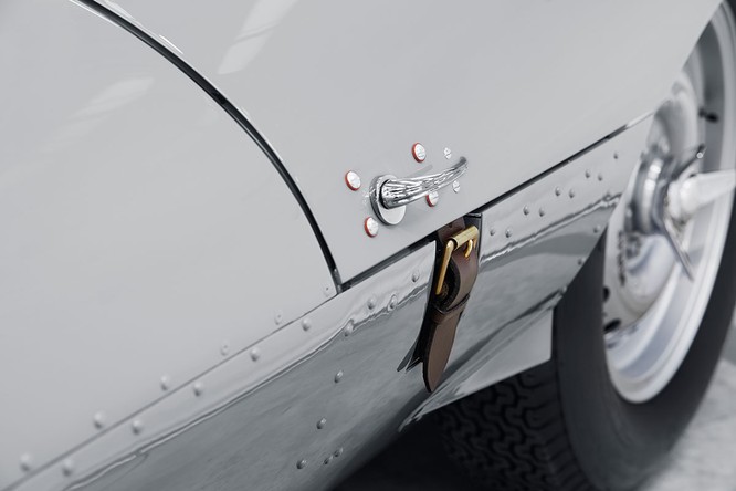 Jaguar hồi sinh mẫu xe đua huyền thoại D-Type - ảnh 11