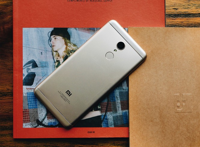 FPT Shop tặng quà khi khách hàng đặt trước Xiaomi Redmi 5 Plus từ 1/3 - ảnh 1