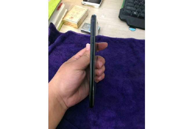 HTC U12+ lộ diện qua ảnh chụp trộm: thiết kế không ấn tượng - ảnh 6