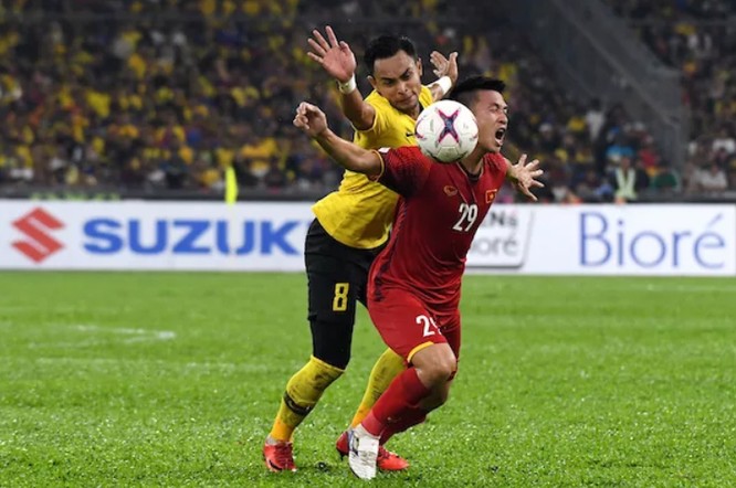 Fox Sport chỉ ra 5 điểm nhấn trận Malaysia – Việt Nam: “Đỗ Duy Mạnh đã không bị thẻ đỏ khi huých cùi trỏ vào Zaquan” - ảnh 4
