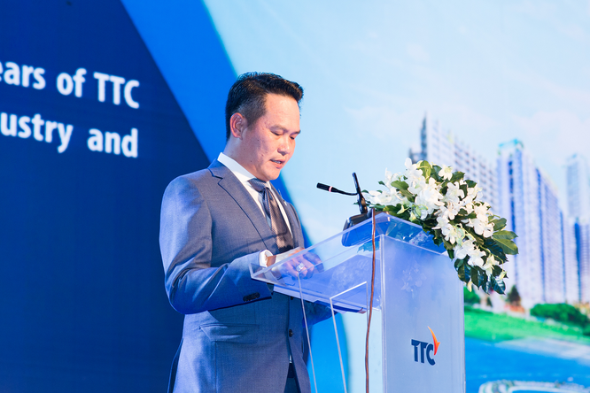 Ông Đặng Hồng Anh: “Xài tiền do mình tự làm ra không giống tiền người khác“ - ảnh 1
