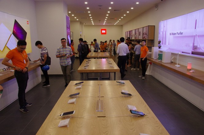 “Đột nhập” Mi Store ủy quyền đầu tiên tại Việt Nam - ảnh 1