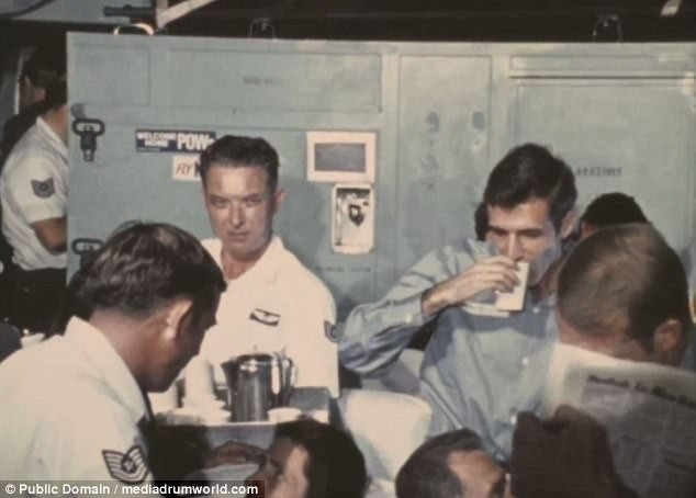 Rời Việt Nam, chiến dịch “hồi hương” của John McCain và các tù binh Mỹ - ảnh 2