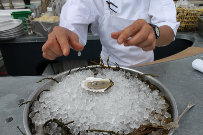 Những món ăn độc đáo mà người dân các nước thưởng thức vào lễ Giáng Sinh - ảnh 6