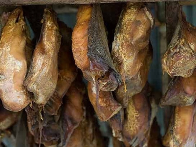 Trứng vịt lộn đứng đầu trong những món ăn kinh dị nhất thế giới - ảnh 10