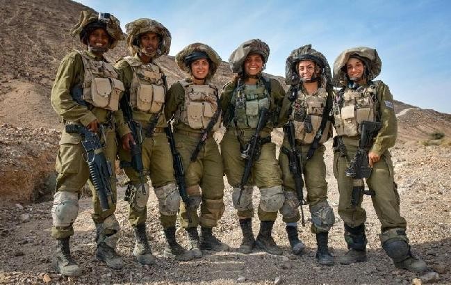 Mang súng khi diện bikini - Vén bức màn bí ẩn về lực lượng nữ binh Israel  - ảnh 9