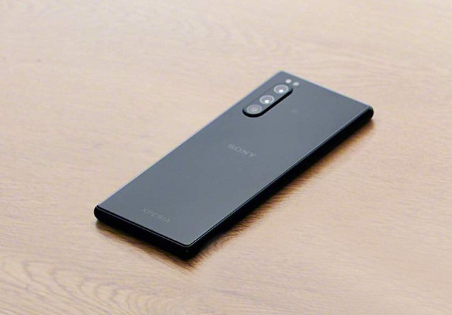 Sony Xperia 2 lộ ảnh thiết kế trước ngày ra mắt: Vẫn sang, đẹp và lạ! - ảnh 3