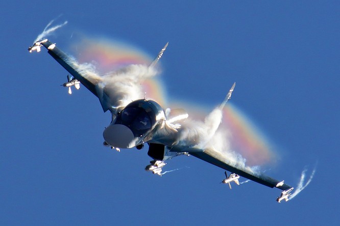 Việt Nam sẽ tấn công “phẫu thuật” với “thú mỏ vịt” Su-34 - ảnh 9