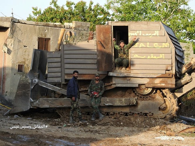 Quân đội Syria tung đòn dữ dội chiếm quận chiến lược nam Damascus - ảnh 7
