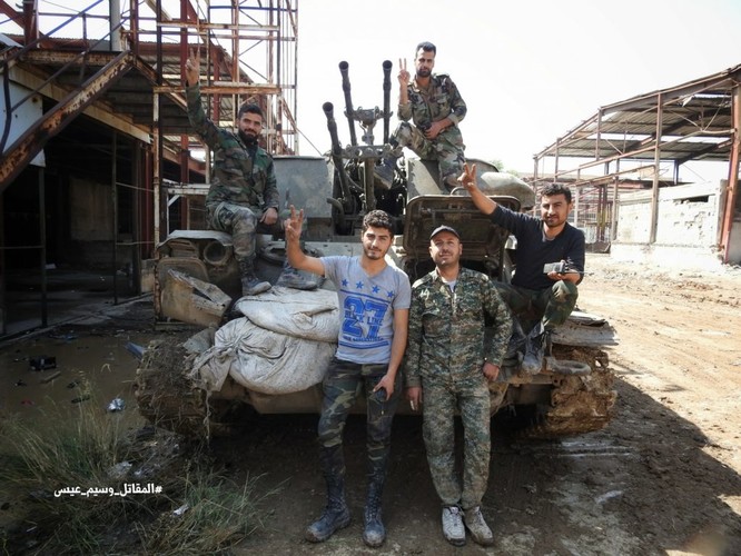 Quân đội Syria giáng đòn chí mạng IS, di tản phe thánh chiến đầu hàng khỏi tỉnh Damascus - ảnh 11