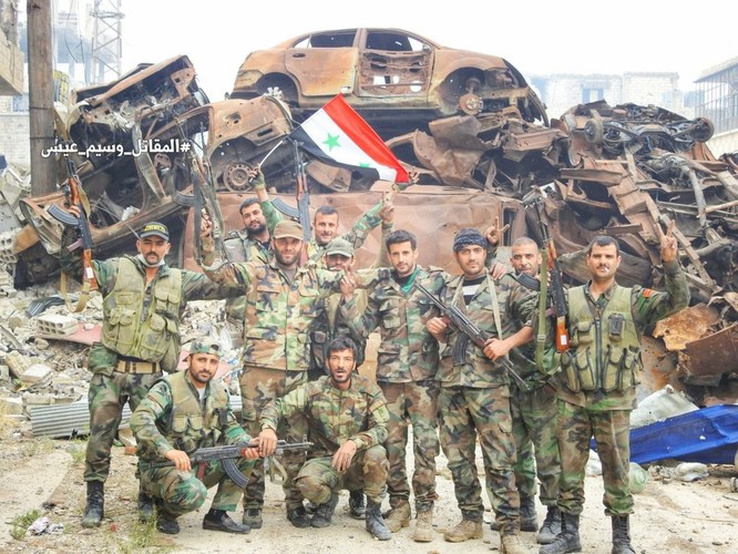 Quân đội Syria giáng đòn chí mạng IS, di tản phe thánh chiến đầu hàng khỏi tỉnh Damascus - ảnh 12