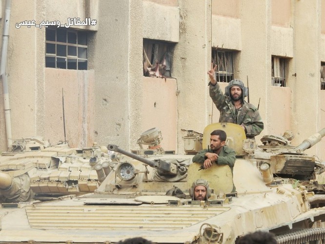 Quân đội Syria giáng đòn chí mạng IS, di tản phe thánh chiến đầu hàng khỏi tỉnh Damascus - ảnh 14