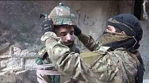 Quân đội Syria giáng đòn chí mạng IS, di tản phe thánh chiến đầu hàng khỏi tỉnh Damascus - ảnh 1