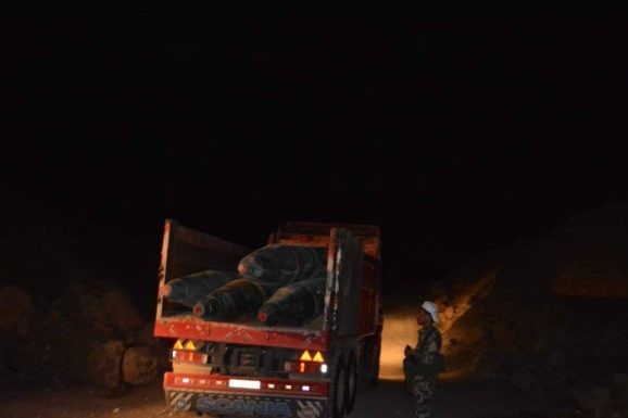 Quân đội Syria chiếm giữ kho vũ khí khủng và tên lửa đạn đạo của phe thánh chiến ở Qalamoun - ảnh 9