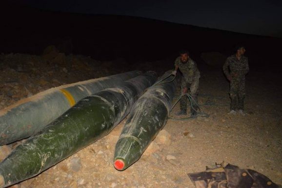 Quân đội Syria chiếm giữ kho vũ khí khủng và tên lửa đạn đạo của phe thánh chiến ở Qalamoun - ảnh 10