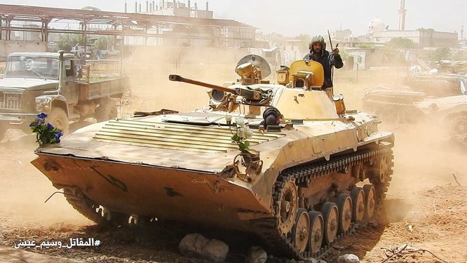 Nga dội lửa, quân đội Syria hợp vây chia cắt IS trong nồi hầm nam Damascus - ảnh 9