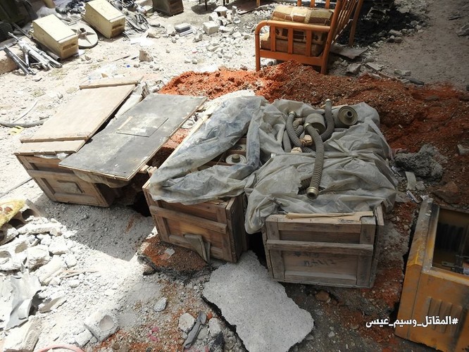 Quân thánh chiến Syria cố thủ ven Damascus đầu hàng, di tản về miền bắc Aleppo - ảnh 4