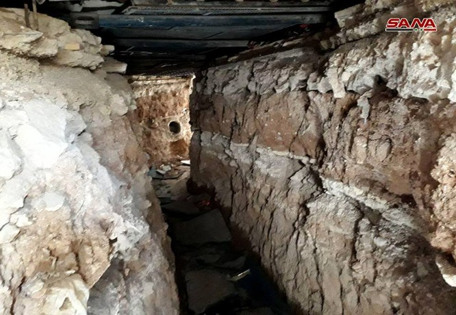 Kinh hoàng hệ thống hầm hào của IS trong tử địa Yarmouk, Syria - ảnh 1