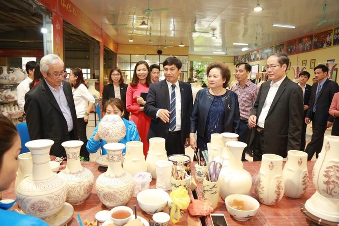 Madame Chủ tịch Tập đoàn BRG, kiêm Chủ tịch HĐQT Hapro Nguyễn Thị Nga  định hướng đầu tư phát triển để đưa Gốm Chu Đậu trở thành một biểu tượng Quốc gia