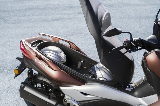 Yamaha X-Max 250 2018 chính thức có giá bán từ 145 triệu đồng - ảnh 2