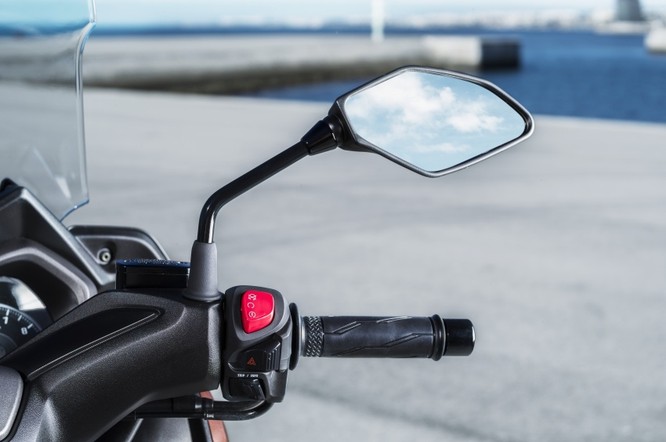 Yamaha X-Max 250 2018 chính thức có giá bán từ 145 triệu đồng - ảnh 10