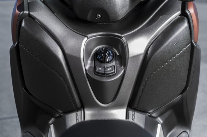 Yamaha X-Max 250 2018 chính thức có giá bán từ 145 triệu đồng - ảnh 11