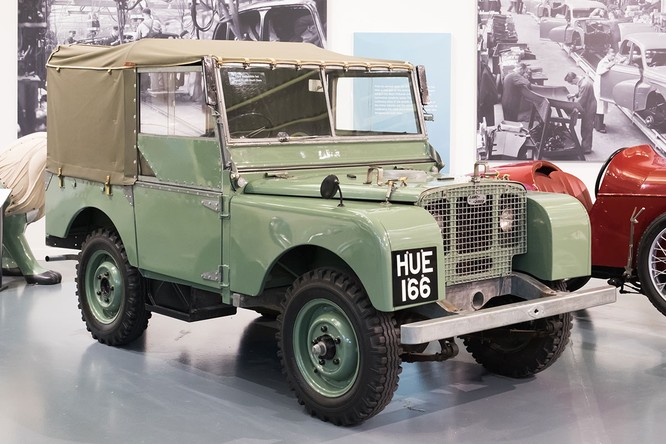 Nhìn lại 70 năm lịch sử của Land Rover qua từng tấm hình - ảnh 2