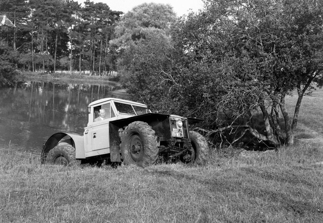 Nhìn lại 70 năm lịch sử của Land Rover qua từng tấm hình - ảnh 12