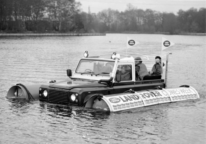 Nhìn lại 70 năm lịch sử của Land Rover qua từng tấm hình - ảnh 29