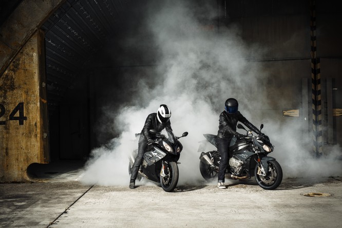 Giá bán loạt xe của BMW Motorrad bất ngờ giảm tới 200 triệu - ảnh 1
