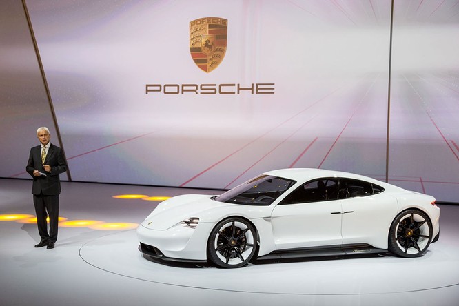 Porsche chính thức tham gia vào giải đua Formula E từ 2019 - ảnh 2