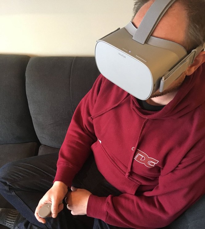 Trải nghiệm kính thực tế ảo Oculus Go mà Facebook vừa ra mắt - ảnh 1