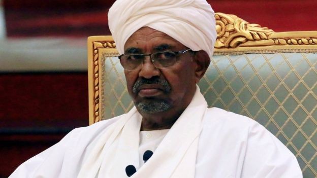 Đảo ch&iacute;nh qu&acirc;n sự ở Sudan: Tổng thống Omar al-Bashir bị phế truất v&agrave; bắt giữ - ảnh 2