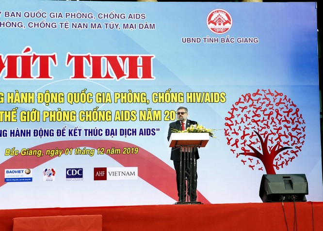 Phó Thủ tướng Vũ Đức Đam: “HIV/AIDS sẵn sàng quay trở lại nếu chúng ta lơ là”  - ảnh 4