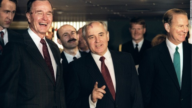 NATO ‘dí dao’ vào sườn Nga vì Liên Xô trót tin Mỹ - ảnh 3
