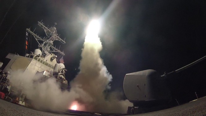 Mỹ tung đòn dằn mặt Syria: Nga đành cắn răng chịu trận? - ảnh 3