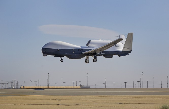 Trung Quốc “khuấy” Biển Đông, Mỹ tung số lượng lớn UAV tuần tra - ảnh 1