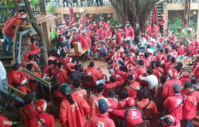 Nhiều tài xế Go-Viet đăng ký chạy Grab sau khi bị thắt chặt chính sách thưởng - ảnh 1