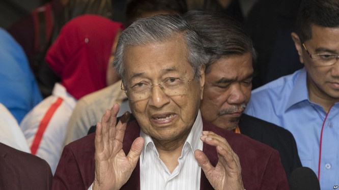 Malaysia có “tân” thủ tướng già nhất thế giới, 92 tuổi - ảnh 1