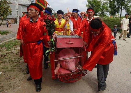 Du xuân đầu năm, “choáng váng” vì giá gửi xe cao ngất ngưởng ảnh 2