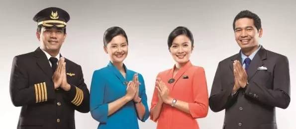 Những nữ tiếp viên hàng không xinh đẹp nhất thế giới ảnh 24