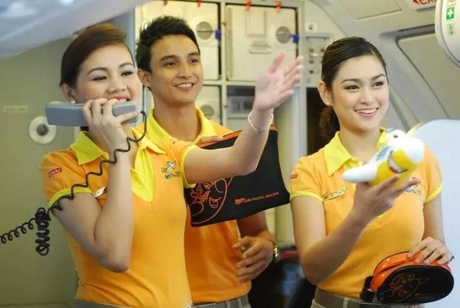 Những nữ tiếp viên hàng không xinh đẹp nhất thế giới ảnh 26