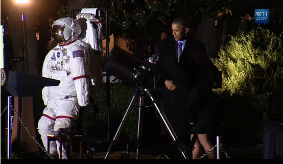 Tổng thống Obama hào hứng ngắm sao cùng Nhà Trắng ảnh 2