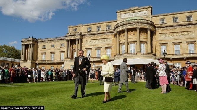 Chiêm ngưỡng cuộc sống xa hoa trong cung điện Buckingham ảnh 20