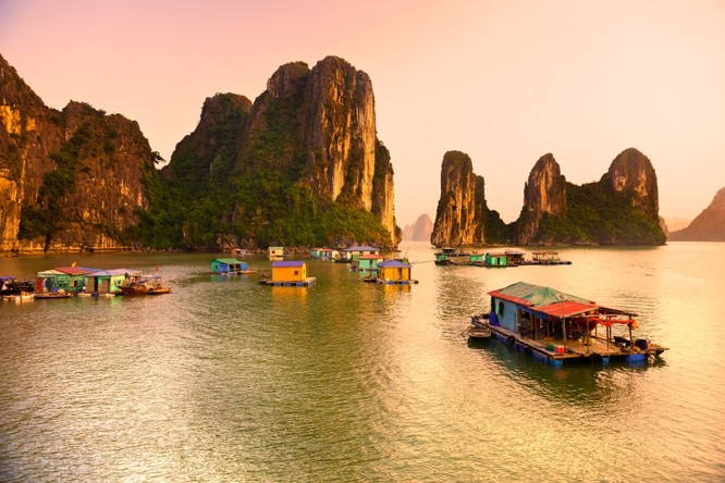 “Đưa nhau đi trốn” với những ngôi làng đẹp như cõi thần tiên - ảnh 1