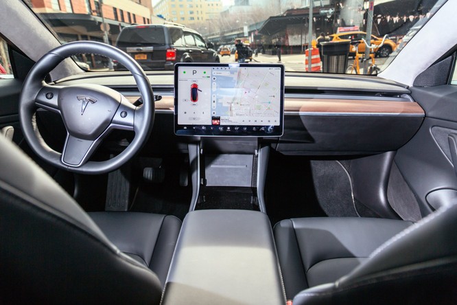 Nội thất độc nhất vô nhị của Tesla Model 3 ảnh 3